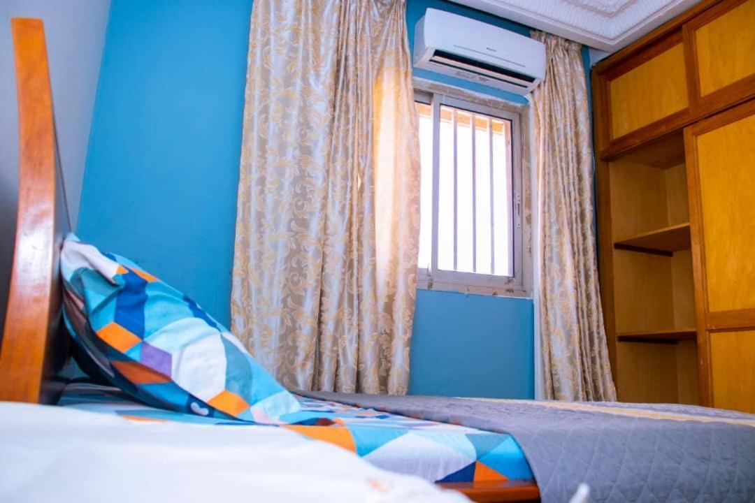 Appartement Meuble 2 Chambres Montee Jouvence Yaoundé Exterior foto