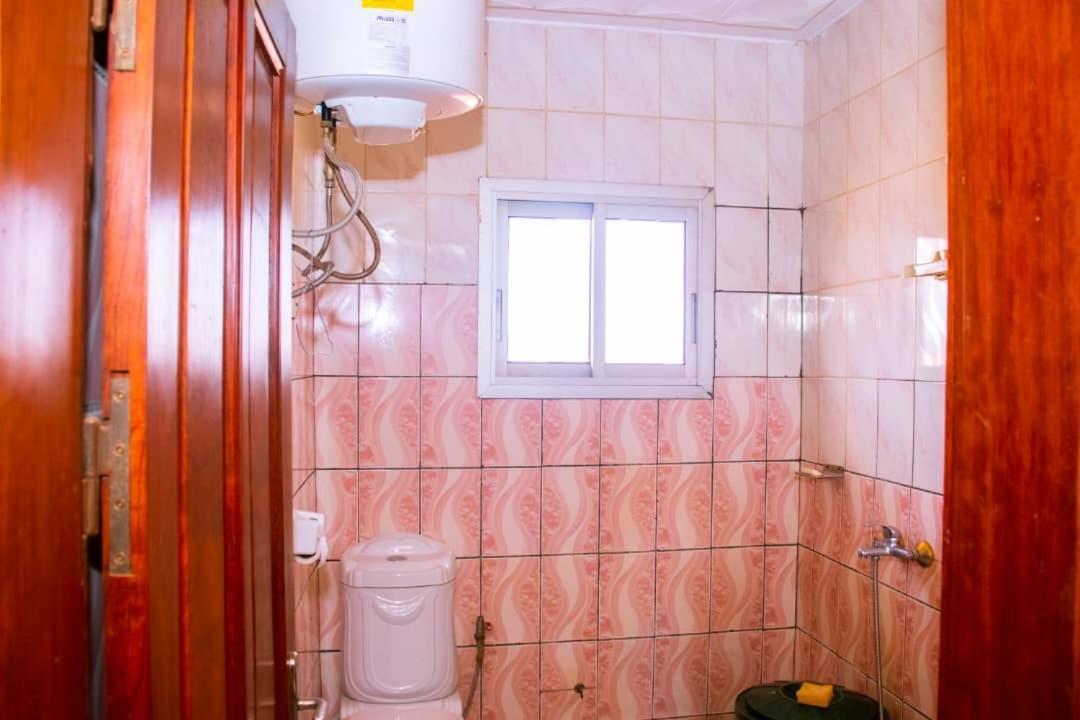 Appartement Meuble 2 Chambres Montee Jouvence Yaoundé Exterior foto